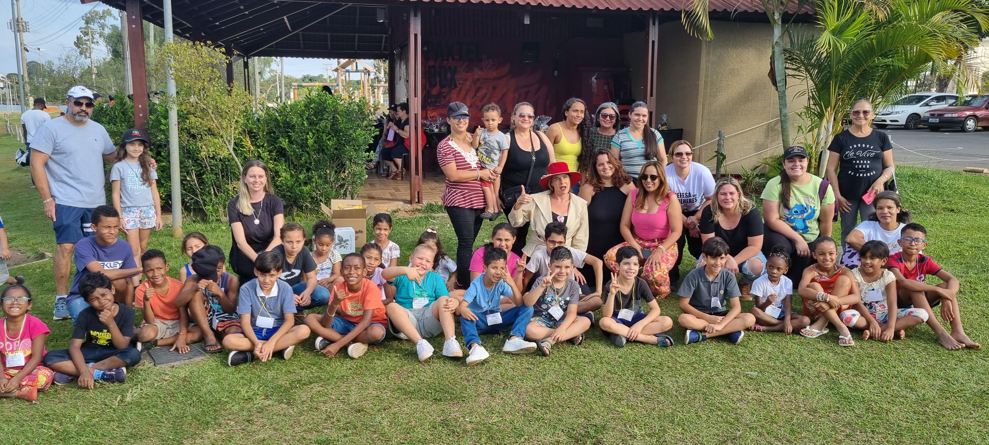 Ação social no Pontão com crianças do Sol Nascente